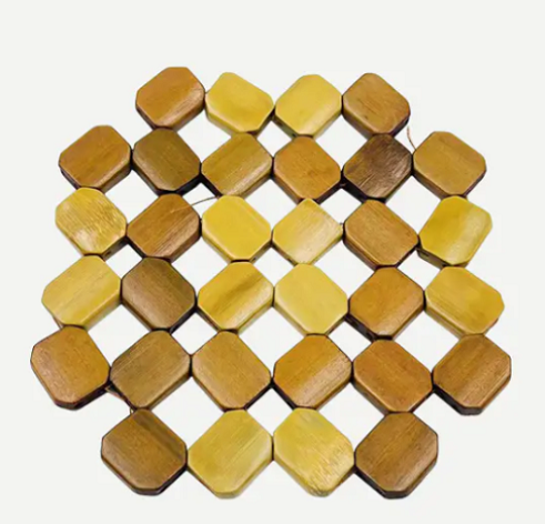 Czym różnią się dostawy drewnianych matek od innych materiałów pod względem trwałości i elastyczności?